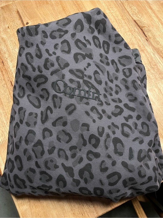 Comfrt Tops - Grey Leopard Print Comfrt Hoodie